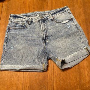 Old Navy O.G. High Rise Acid Wash Jean Shorts | Size 16